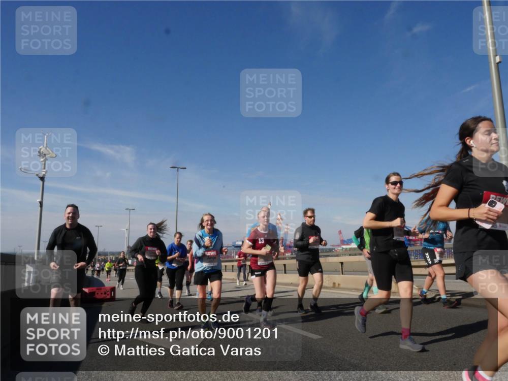 03.10.2025 - Köhlbrandbrückenlauf Matties Gatica Varas http://msf.ph/oto/9001201 03.10.2025 12:54:24 Position 2 13 meine-sportfotos.de