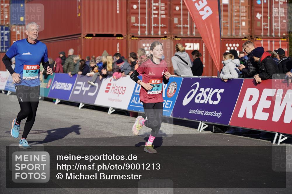 03.10.2025 - Köhlbrandbrückenlauf Michael Burmester http://msf.ph/oto/9001213 03.10.2025 10:05:23 Ziel 1385, 1415, 2084, 2661, 3679, 3842 meine-sportfotos.de