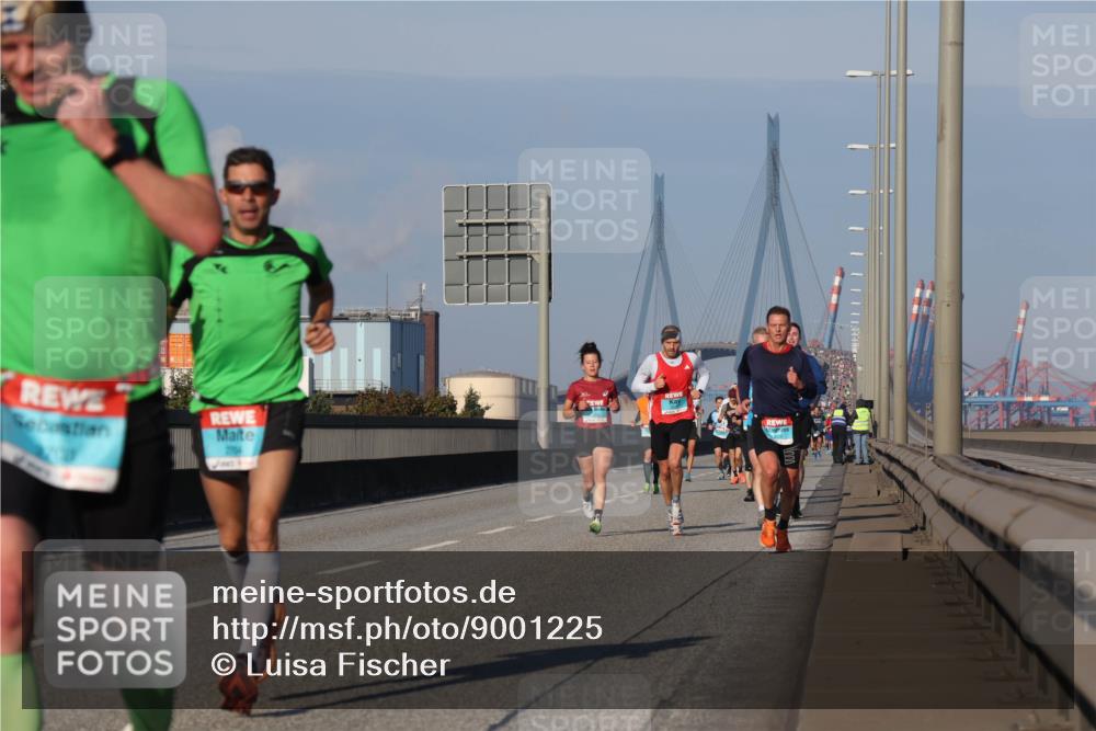 03.10.2025 - Köhlbrandbrückenlauf Luisa Fischer http://msf.ph/oto/9001225 03.10.2025 10:43:13 Position 3  meine-sportfotos.de