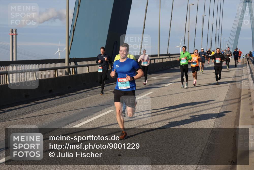 03.10.2025 - Köhlbrandbrückenlauf Julia Fischer http://msf.ph/oto/9001229 03.10.2025 09:37:59 Position 2 3181 meine-sportfotos.de