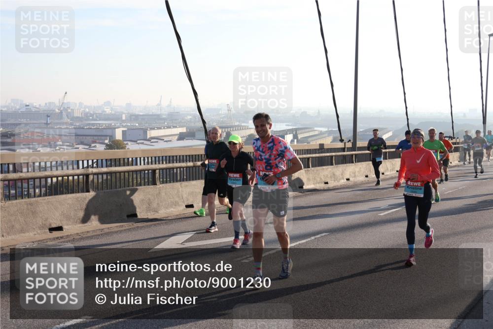 03.10.2025 - Köhlbrandbrückenlauf Julia Fischer http://msf.ph/oto/9001230 03.10.2025 09:23:34 Position 1  meine-sportfotos.de