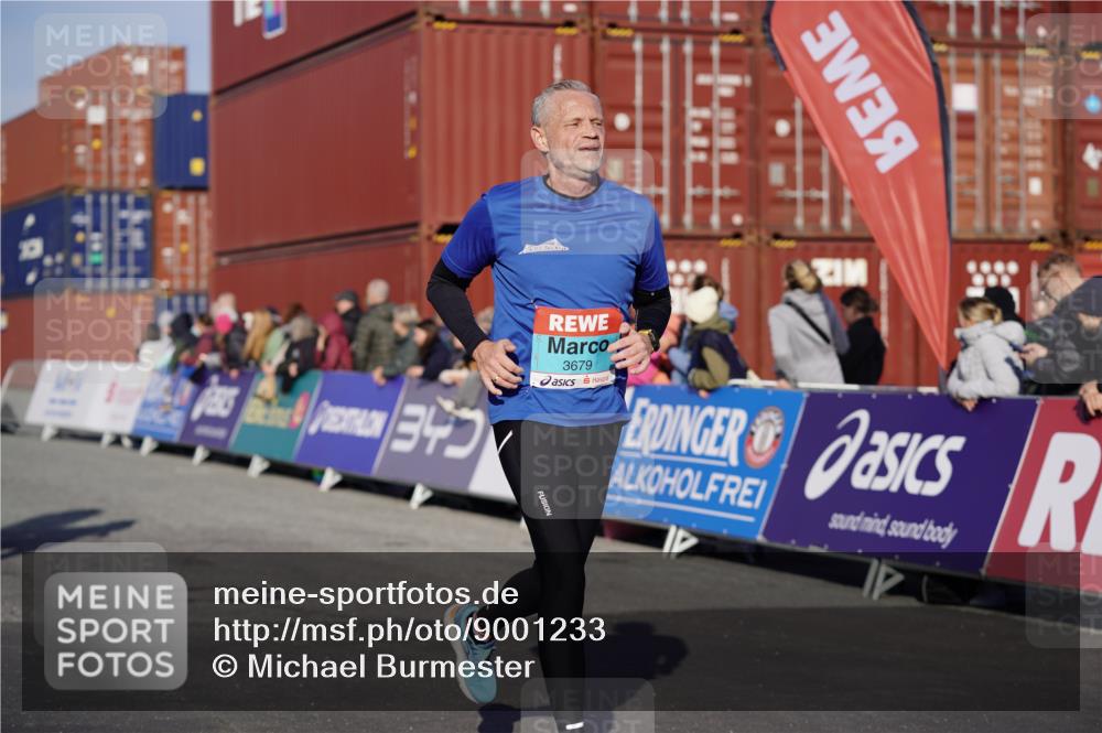 03.10.2025 - Köhlbrandbrückenlauf Michael Burmester http://msf.ph/oto/9001233 03.10.2025 10:05:24 Ziel 1312, 1385, 1415, 2084, 2661, 3679, 3842 meine-sportfotos.de