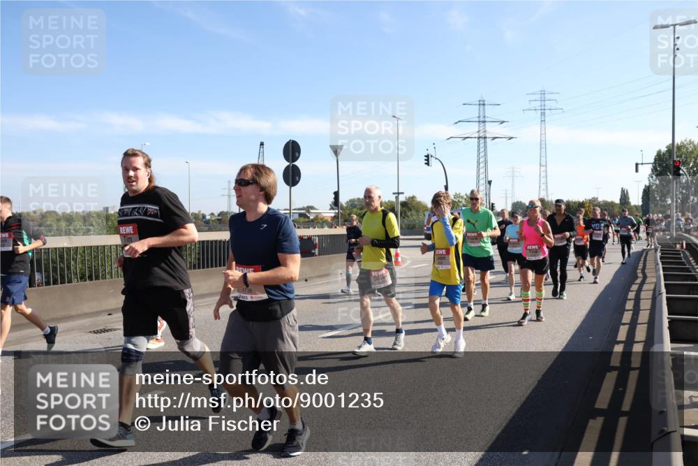 03.10.2025 - Köhlbrandbrückenlauf Julia Fischer http://msf.ph/oto/9001235 03.10.2025 12:17:07 Position 3 2777 meine-sportfotos.de