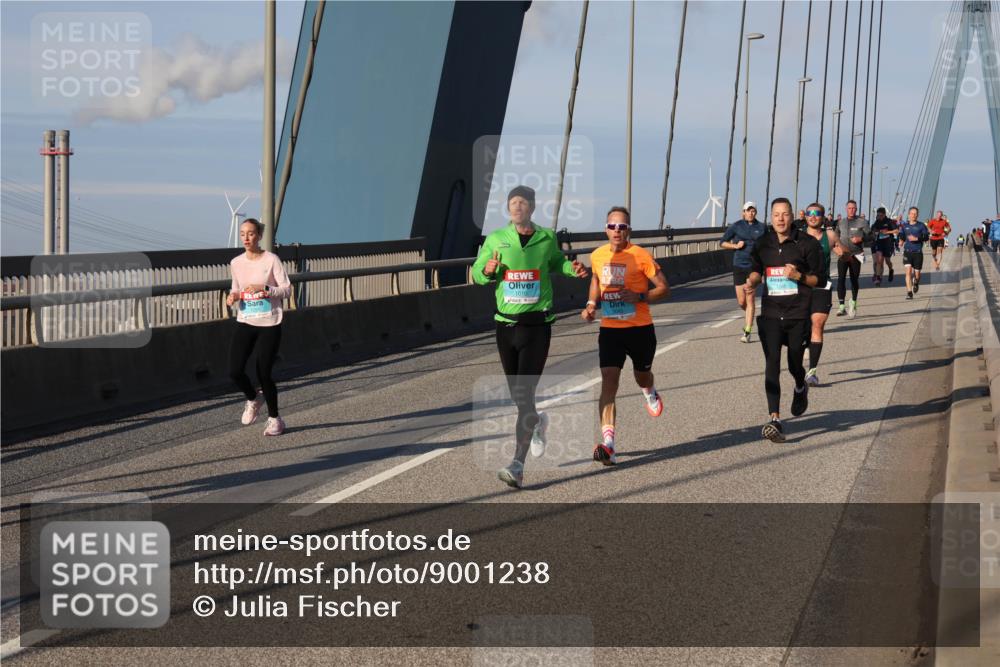 03.10.2025 - Köhlbrandbrückenlauf Julia Fischer http://msf.ph/oto/9001238 03.10.2025 09:38:02 Position 2 1010 meine-sportfotos.de