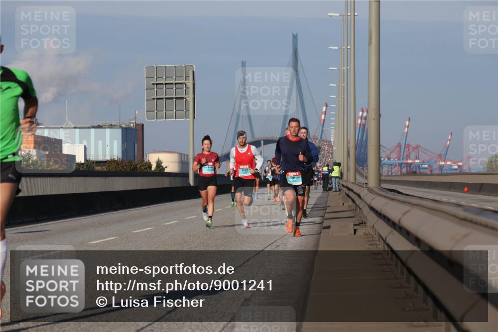 03.10.2025 - Köhlbrandbrückenlauf Luisa Fischer http://msf.ph/oto/9001241 03.10.2025 10:43:13 Position 3  meine-sportfotos.de