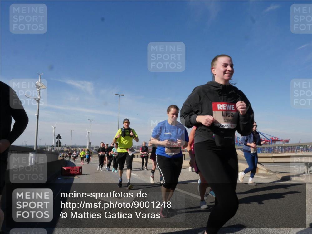 03.10.2025 - Köhlbrandbrückenlauf Matties Gatica Varas http://msf.ph/oto/9001248 03.10.2025 12:54:27 Position 2 5290 meine-sportfotos.de