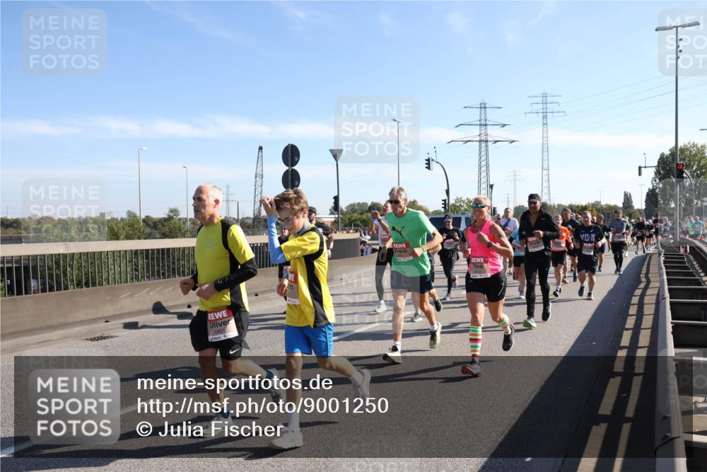 03.10.2025 - Köhlbrandbrückenlauf Julia Fischer http://msf.ph/oto/9001250 03.10.2025 12:17:08 Position 3 5801 meine-sportfotos.de