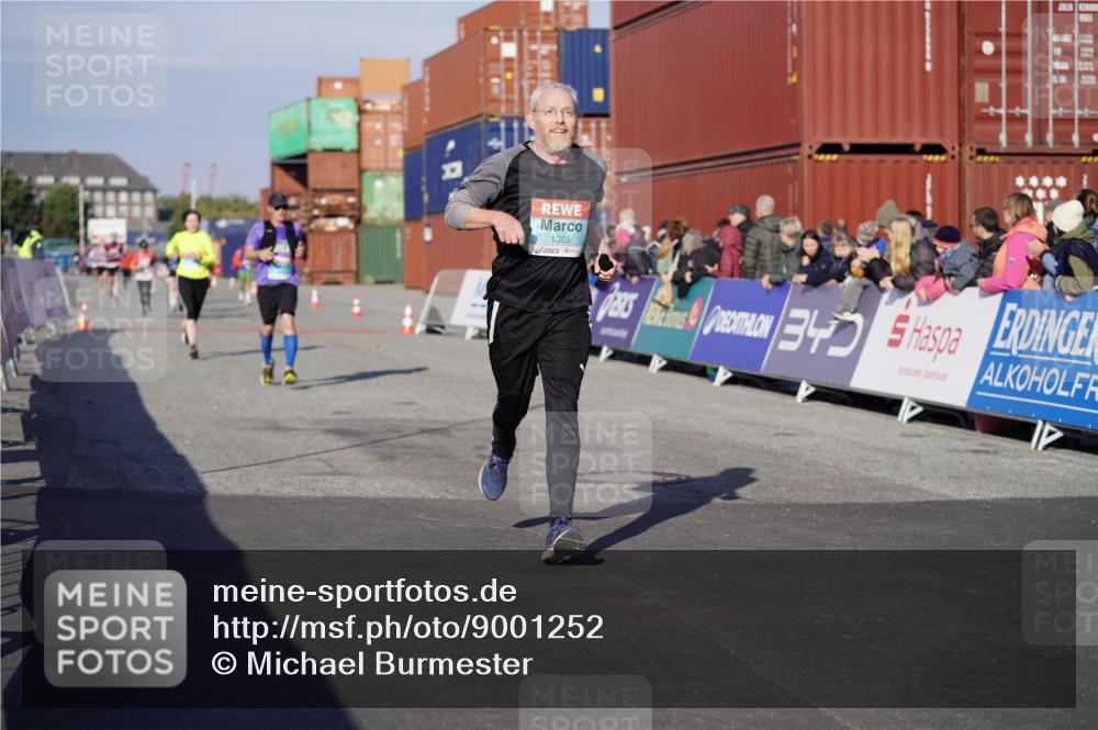 03.10.2025 - Köhlbrandbrückenlauf Michael Burmester http://msf.ph/oto/9001252 03.10.2025 10:05:26 Ziel 1312, 1385, 1415, 2084, 3679 meine-sportfotos.de