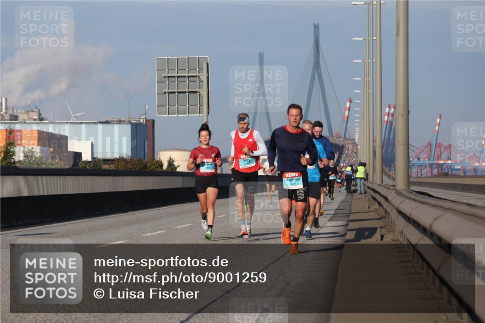 03.10.2025 - Köhlbrandbrückenlauf Luisa Fischer http://msf.ph/oto/9001259 03.10.2025 10:43:15 Position 3 10 meine-sportfotos.de