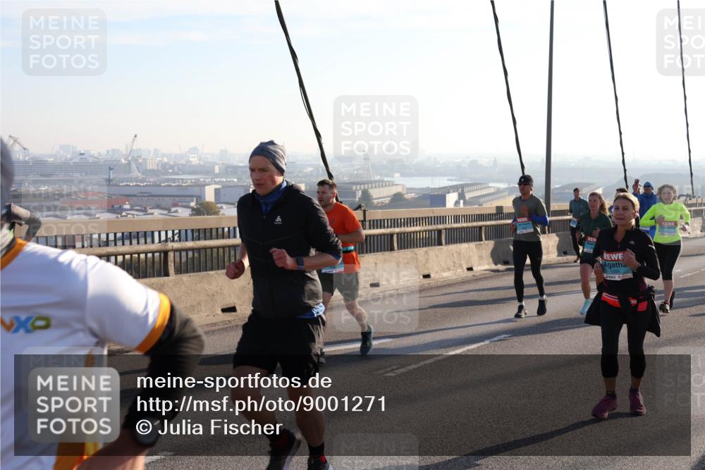 03.10.2025 - Köhlbrandbrückenlauf Julia Fischer http://msf.ph/oto/9001271 03.10.2025 09:23:40 Position 1 1294 meine-sportfotos.de