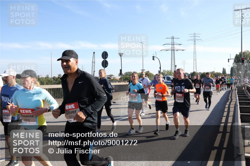 03.10.2025 - Köhlbrandbrückenlauf Julia Fischer http://msf.ph/oto/9001272 03.10.2025 12:17:10 Position 3 400, 4314, 6353, 4406 meine-sportfotos.de