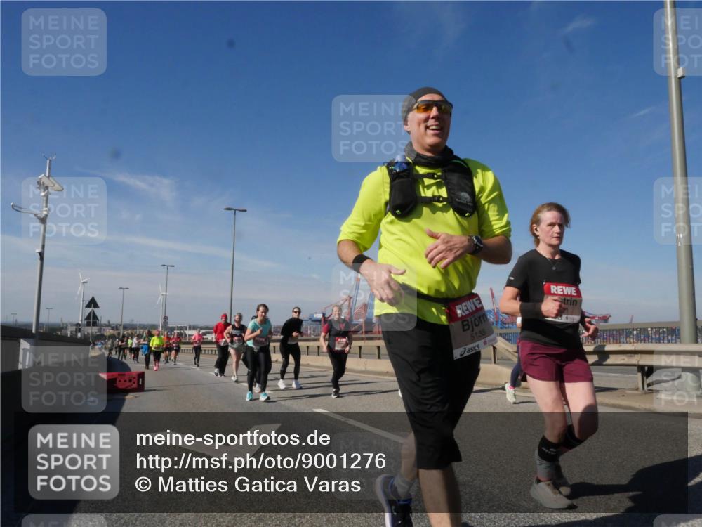 03.10.2025 - Köhlbrandbrückenlauf Matties Gatica Varas http://msf.ph/oto/9001276 03.10.2025 12:54:29 Position 2 5138 meine-sportfotos.de