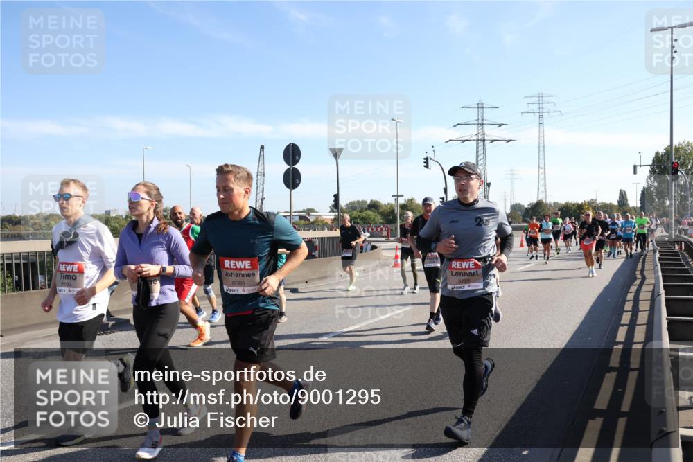 03.10.2025 - Köhlbrandbrückenlauf Julia Fischer http://msf.ph/oto/9001295 03.10.2025 12:17:12 Position 3 6690, 6689, 5726 meine-sportfotos.de