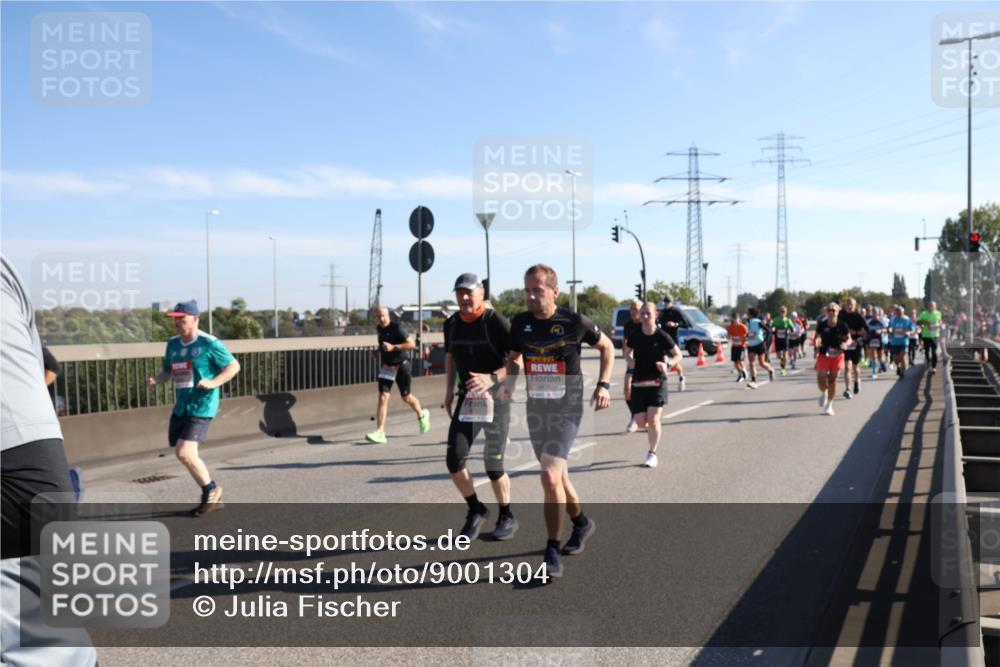 03.10.2025 - Köhlbrandbrückenlauf Julia Fischer http://msf.ph/oto/9001304 03.10.2025 12:17:13 Position 3  meine-sportfotos.de
