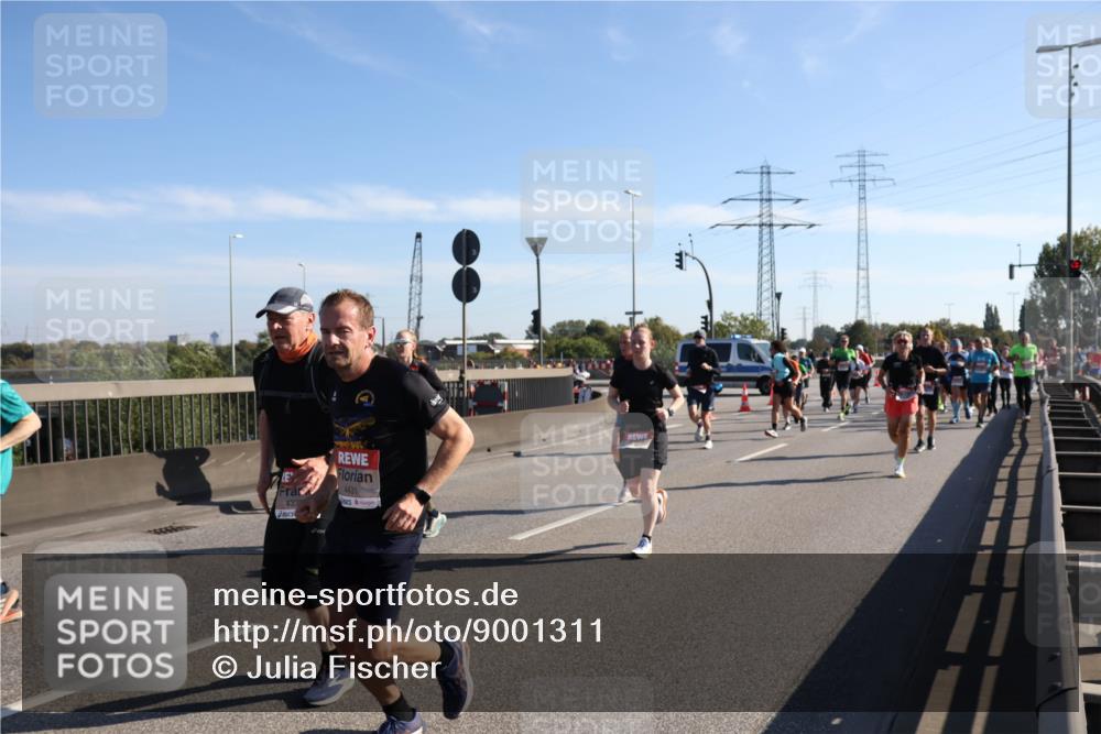 03.10.2025 - Köhlbrandbrückenlauf Julia Fischer http://msf.ph/oto/9001311 03.10.2025 12:17:14 Position 3 4431 meine-sportfotos.de