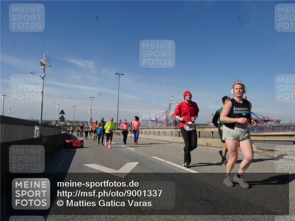 03.10.2025 - Köhlbrandbrückenlauf Matties Gatica Varas http://msf.ph/oto/9001337 03.10.2025 12:54:33 Position 2  meine-sportfotos.de