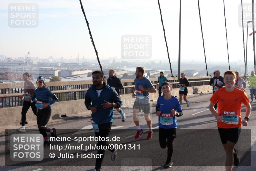 03.10.2025 - Köhlbrandbrückenlauf Julia Fischer http://msf.ph/oto/9001341 03.10.2025 09:23:55 Position 1 3497, 3496 meine-sportfotos.de