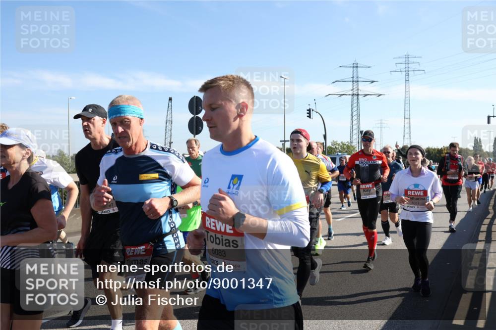 03.10.2025 - Köhlbrandbrückenlauf Julia Fischer http://msf.ph/oto/9001347 03.10.2025 12:17:21 Position 3 064, 6083, 5051 meine-sportfotos.de