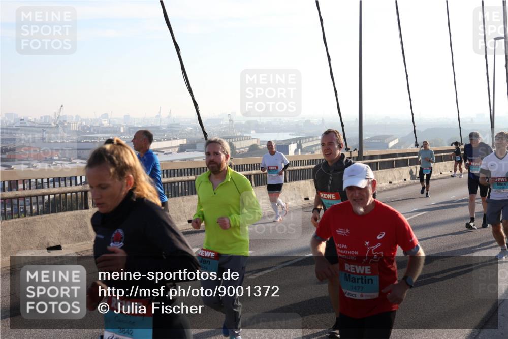 03.10.2025 - Köhlbrandbrückenlauf Julia Fischer http://msf.ph/oto/9001372 03.10.2025 09:24:00 Position 1 3842, 2444, 1477 meine-sportfotos.de