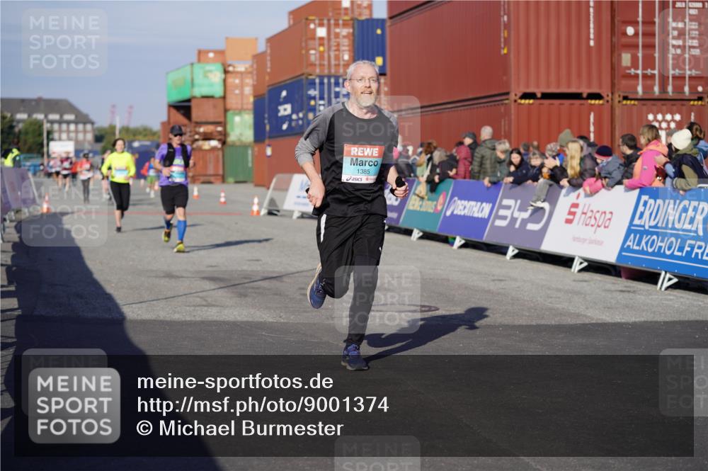 03.10.2025 - Köhlbrandbrückenlauf Michael Burmester http://msf.ph/oto/9001374 03.10.2025 10:05:26 Ziel 1312, 1385, 1415, 2084, 3679 meine-sportfotos.de