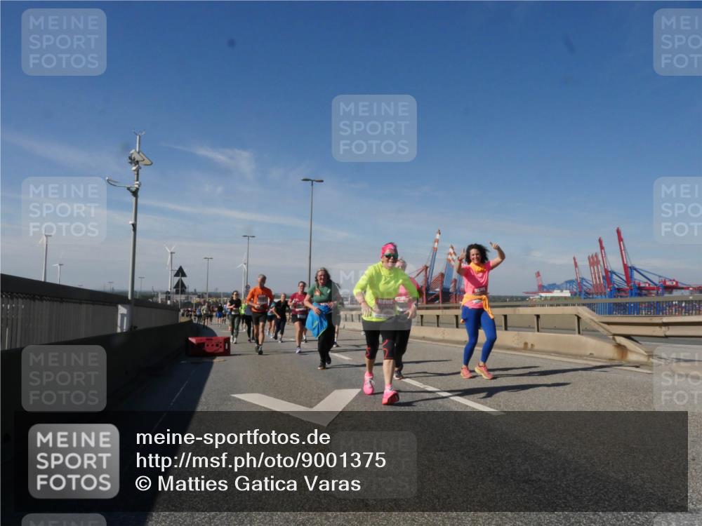 03.10.2025 - Köhlbrandbrückenlauf Matties Gatica Varas http://msf.ph/oto/9001375 03.10.2025 12:54:36 Position 2  meine-sportfotos.de