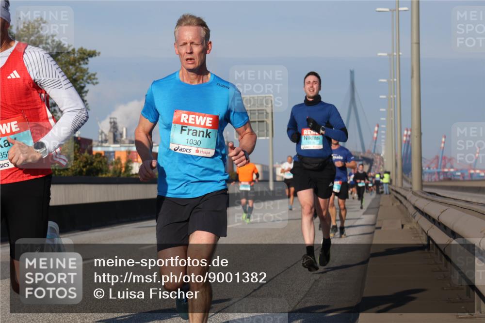03.10.2025 - Köhlbrandbrückenlauf Luisa Fischer http://msf.ph/oto/9001382 03.10.2025 10:43:21 Position 3 35, 1030, 1016 meine-sportfotos.de