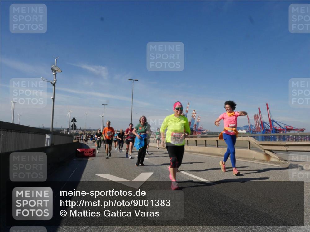 03.10.2025 - Köhlbrandbrückenlauf Matties Gatica Varas http://msf.ph/oto/9001383 03.10.2025 12:54:37 Position 2  meine-sportfotos.de