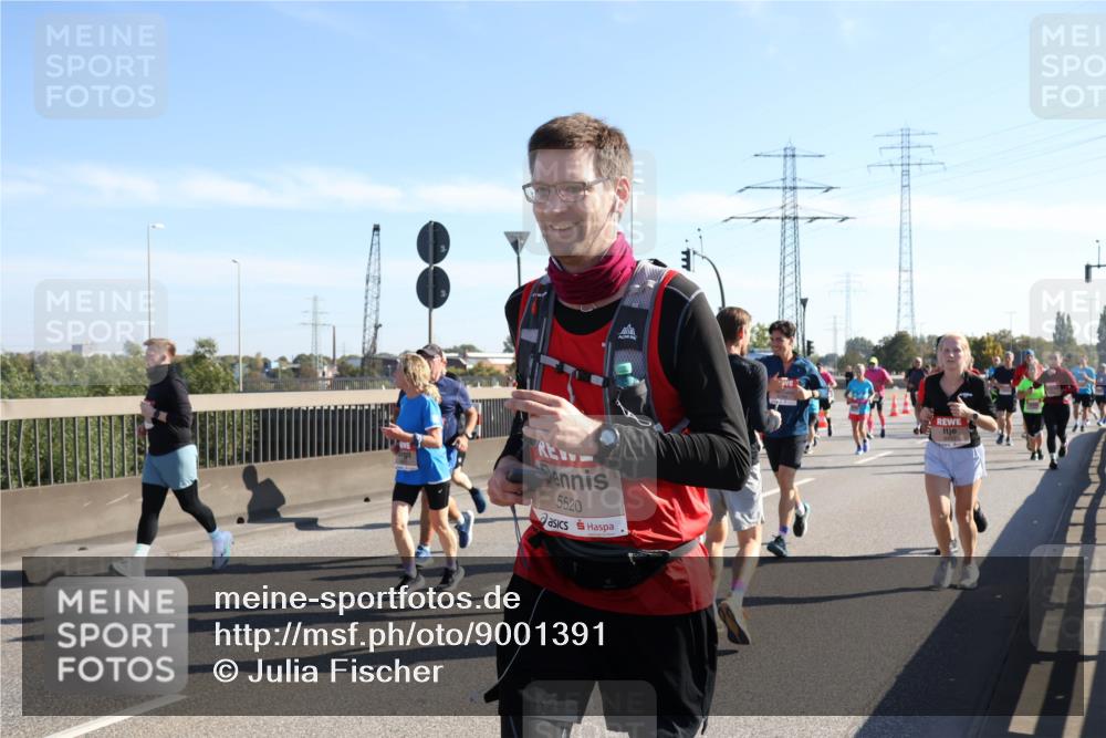 03.10.2025 - Köhlbrandbrückenlauf Julia Fischer http://msf.ph/oto/9001391 03.10.2025 12:17:24 Position 3 5520 meine-sportfotos.de