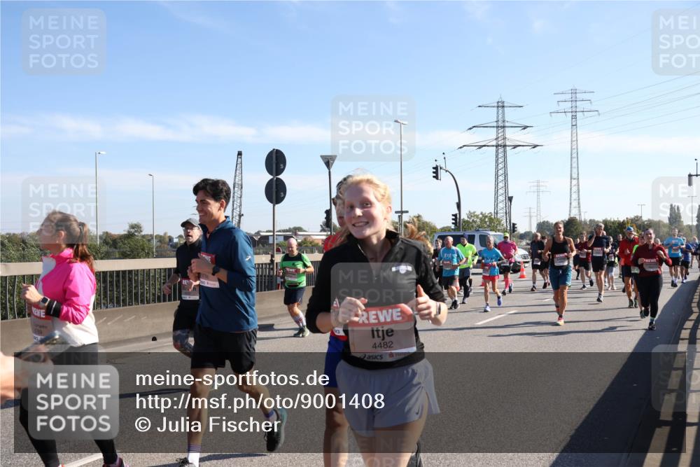 03.10.2025 - Köhlbrandbrückenlauf Julia Fischer http://msf.ph/oto/9001408 03.10.2025 12:17:26 Position 3 6789, 4482 meine-sportfotos.de