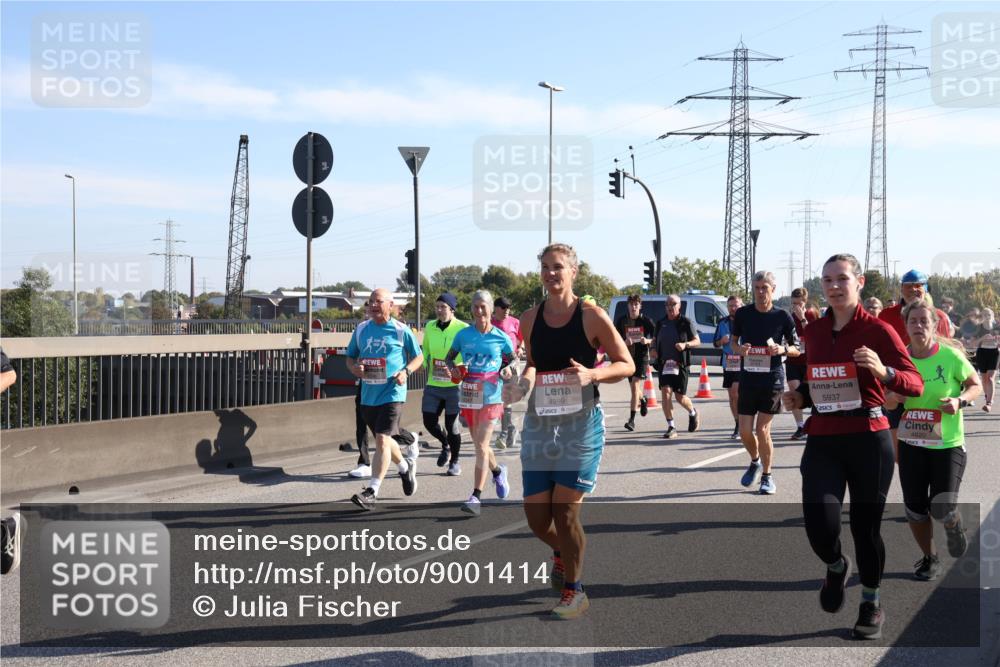 03.10.2025 - Köhlbrandbrückenlauf Julia Fischer http://msf.ph/oto/9001414 03.10.2025 12:17:29 Position 3 4999, 5937, 4620 meine-sportfotos.de