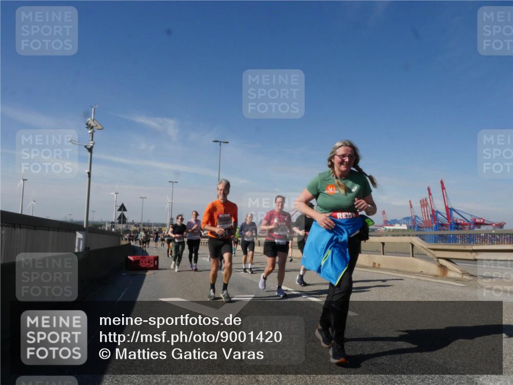 03.10.2025 - Köhlbrandbrückenlauf Matties Gatica Varas http://msf.ph/oto/9001420 03.10.2025 12:54:39 Position 2  meine-sportfotos.de