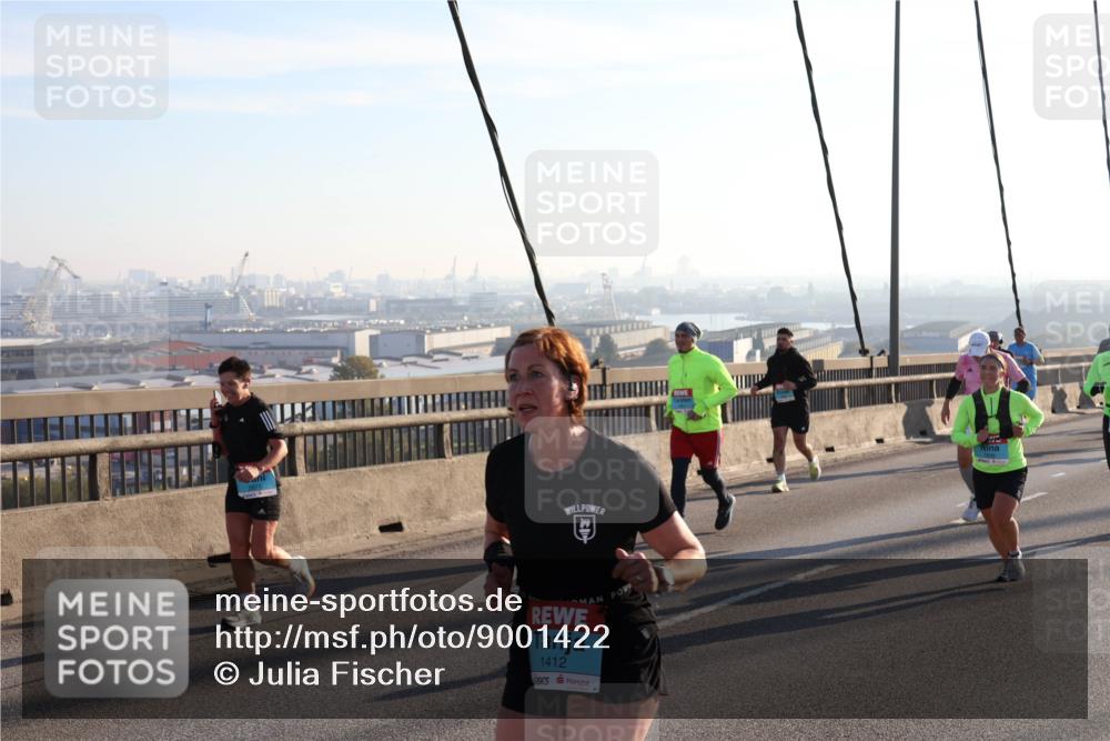 03.10.2025 - Köhlbrandbrückenlauf Julia Fischer http://msf.ph/oto/9001422 03.10.2025 09:24:14 Position 1 1412 meine-sportfotos.de