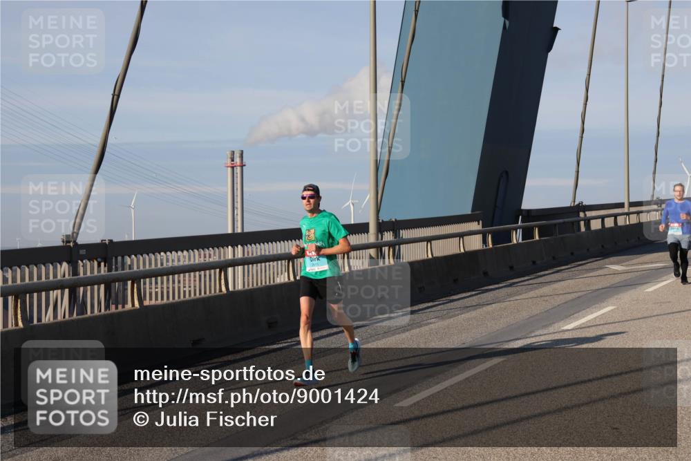 03.10.2025 - Köhlbrandbrückenlauf Julia Fischer http://msf.ph/oto/9001424 03.10.2025 09:38:36 Position 2  meine-sportfotos.de