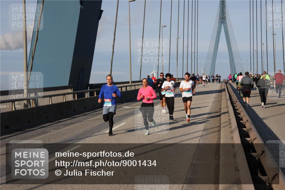 03.10.2025 - Köhlbrandbrückenlauf Julia Fischer http://msf.ph/oto/9001434 03.10.2025 09:38:38 Position 2  meine-sportfotos.de
