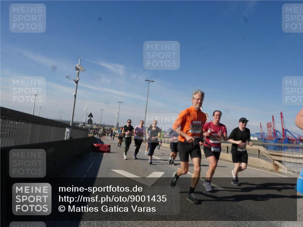 03.10.2025 - Köhlbrandbrückenlauf Matties Gatica Varas http://msf.ph/oto/9001435 03.10.2025 12:54:40 Position 2  meine-sportfotos.de