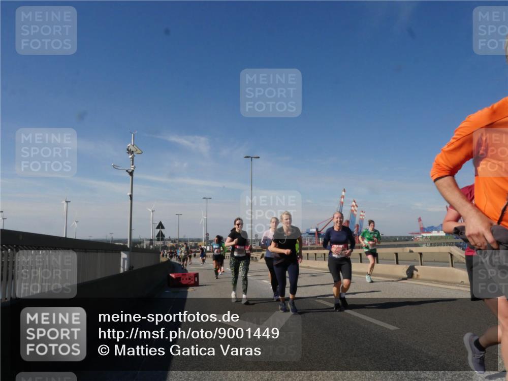 03.10.2025 - Köhlbrandbrückenlauf Matties Gatica Varas http://msf.ph/oto/9001449 03.10.2025 12:54:41 Position 2 227 meine-sportfotos.de