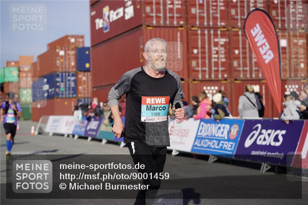 03.10.2025 - Köhlbrandbrückenlauf Michael Burmester http://msf.ph/oto/9001459 03.10.2025 10:05:27 Ziel 1312, 1385, 1415, 2084, 3679 meine-sportfotos.de