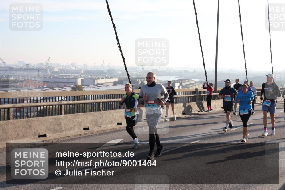 03.10.2025 - Köhlbrandbrückenlauf Julia Fischer http://msf.ph/oto/9001464 03.10.2025 09:24:22 Position 1 1378 meine-sportfotos.de