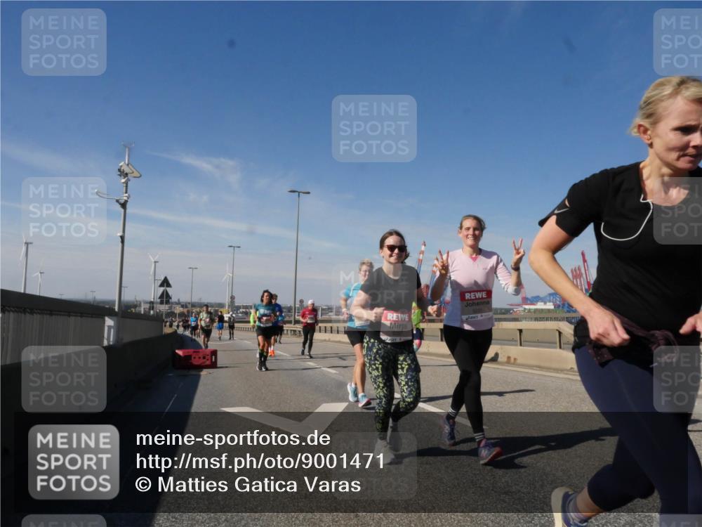 03.10.2025 - Köhlbrandbrückenlauf Matties Gatica Varas http://msf.ph/oto/9001471 03.10.2025 12:54:43 Position 2  meine-sportfotos.de