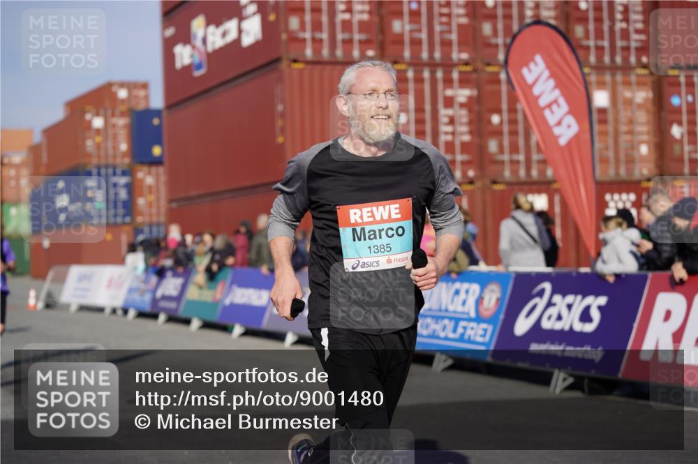 03.10.2025 - Köhlbrandbrückenlauf Michael Burmester http://msf.ph/oto/9001480 03.10.2025 10:05:27 Ziel 1312, 1385, 1415, 2084, 3679 meine-sportfotos.de