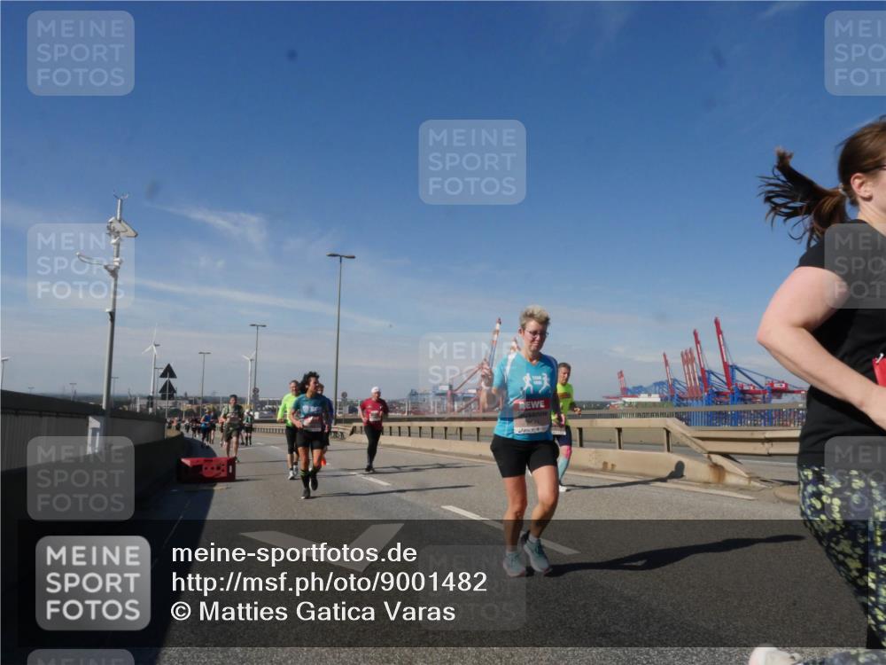 03.10.2025 - Köhlbrandbrückenlauf Matties Gatica Varas http://msf.ph/oto/9001482 03.10.2025 12:54:44 Position 2  meine-sportfotos.de