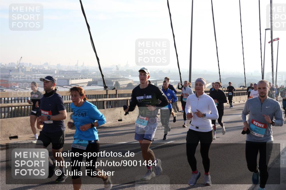 03.10.2025 - Köhlbrandbrückenlauf Julia Fischer http://msf.ph/oto/9001484 03.10.2025 09:24:25 Position 1 3425, 1486, 3821 meine-sportfotos.de