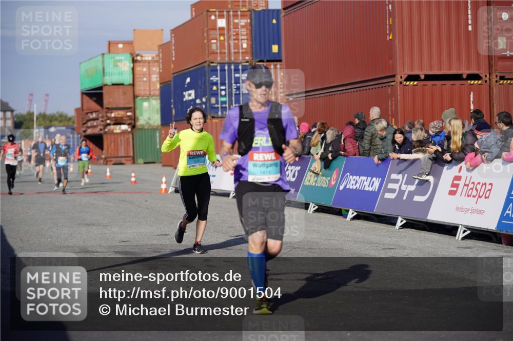 03.10.2025 - Köhlbrandbrückenlauf Michael Burmester http://msf.ph/oto/9001504 03.10.2025 10:05:29 Ziel 1312, 1385, 1415, 2084 meine-sportfotos.de