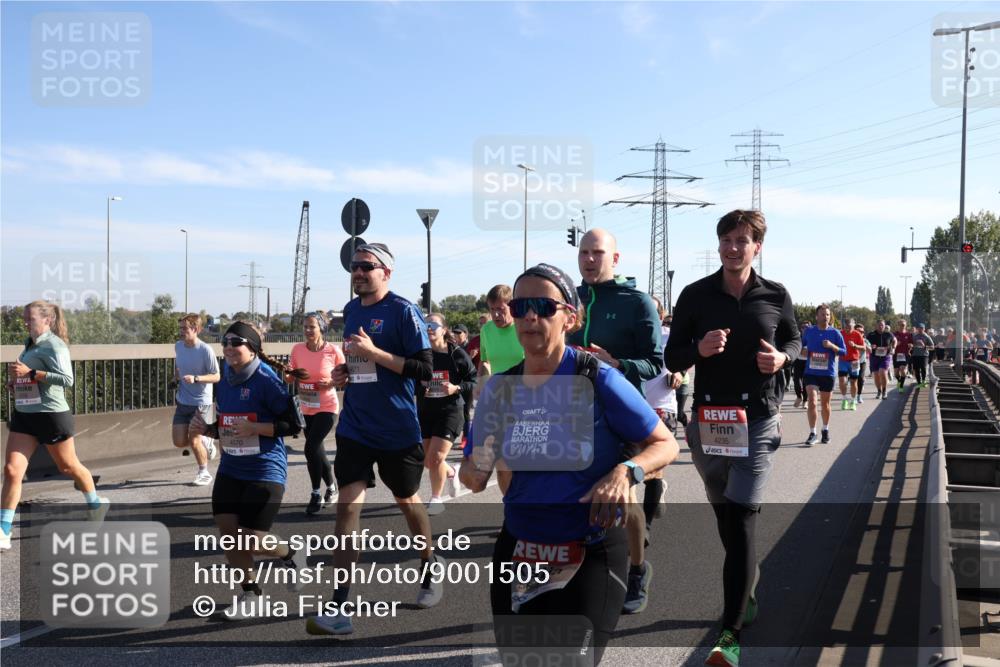 03.10.2025 - Köhlbrandbrückenlauf Julia Fischer http://msf.ph/oto/9001505 03.10.2025 12:17:41 Position 3 4570, 4571, 2025, 4235 meine-sportfotos.de