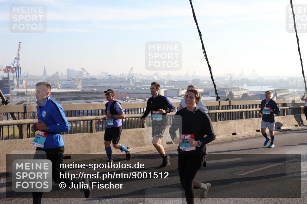 03.10.2025 - Köhlbrandbrückenlauf Julia Fischer http://msf.ph/oto/9001512 03.10.2025 09:24:27 Position 1 1301 meine-sportfotos.de