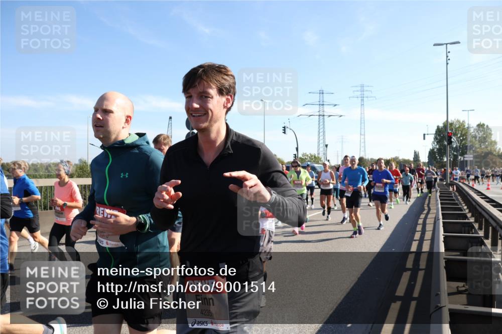 03.10.2025 - Köhlbrandbrückenlauf Julia Fischer http://msf.ph/oto/9001514 03.10.2025 12:17:42 Position 3 250, 4235 meine-sportfotos.de
