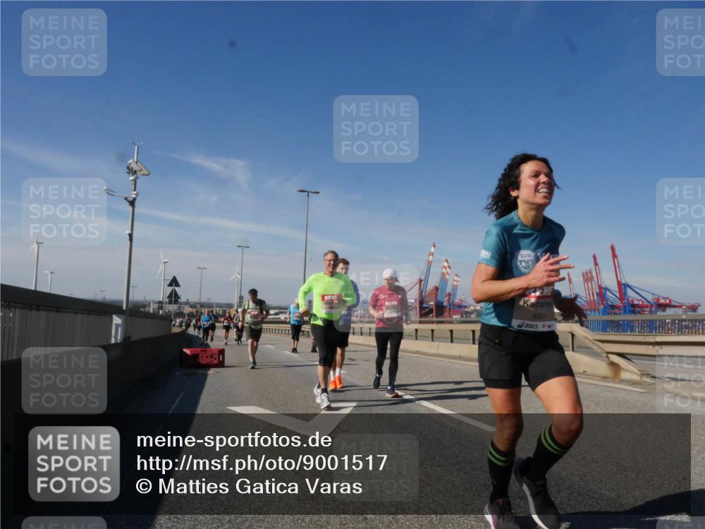 03.10.2025 - Köhlbrandbrückenlauf Matties Gatica Varas http://msf.ph/oto/9001517 03.10.2025 12:54:47 Position 2 4984 meine-sportfotos.de