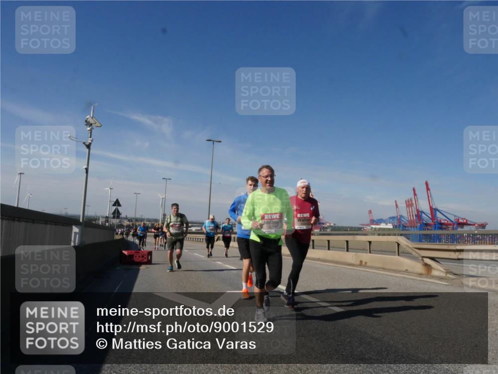 03.10.2025 - Köhlbrandbrückenlauf Matties Gatica Varas http://msf.ph/oto/9001529 03.10.2025 12:54:48 Position 2 5320 meine-sportfotos.de