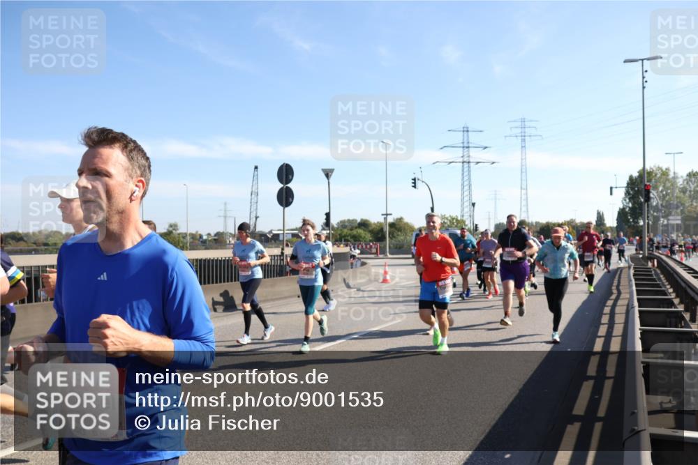 03.10.2025 - Köhlbrandbrückenlauf Julia Fischer http://msf.ph/oto/9001535 03.10.2025 12:17:45 Position 3 6448 meine-sportfotos.de