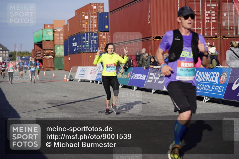 03.10.2025 - Köhlbrandbrückenlauf Michael Burmester http://msf.ph/oto/9001539 03.10.2025 10:05:30 Ziel 1119, 1312, 1340, 1385, 1415, 2084 meine-sportfotos.de